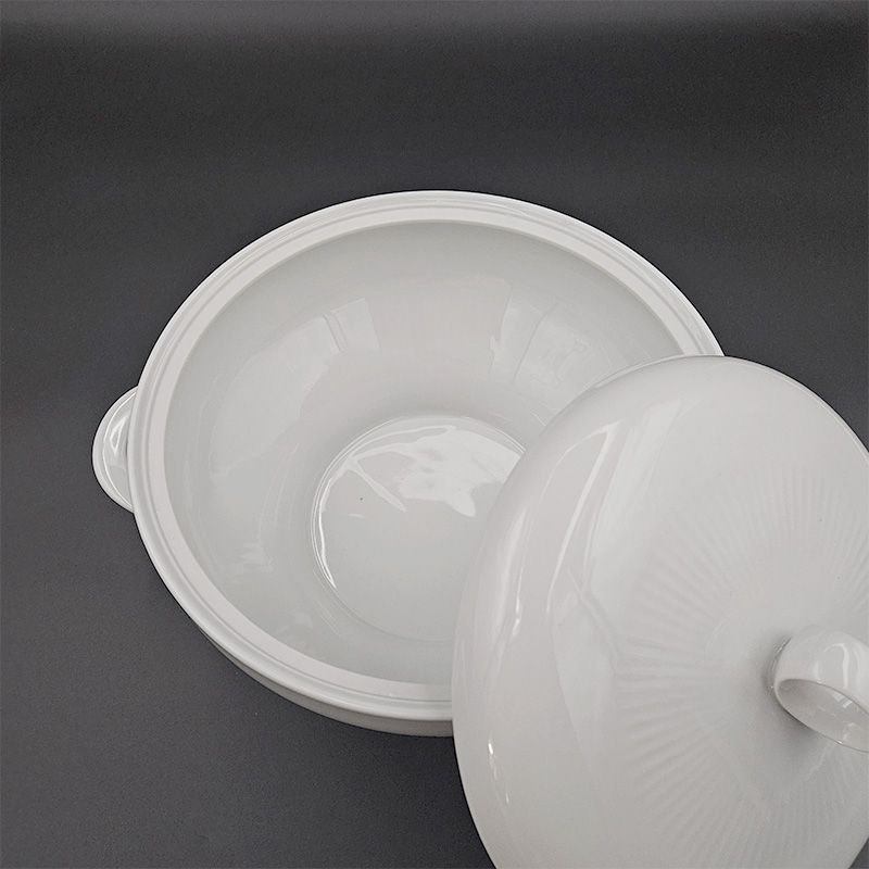 Suppeterrin Porcelæn thumbnail 1